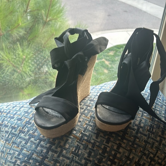 Ugg Jules tie platform wedges size 8. - Picture 5 of 6